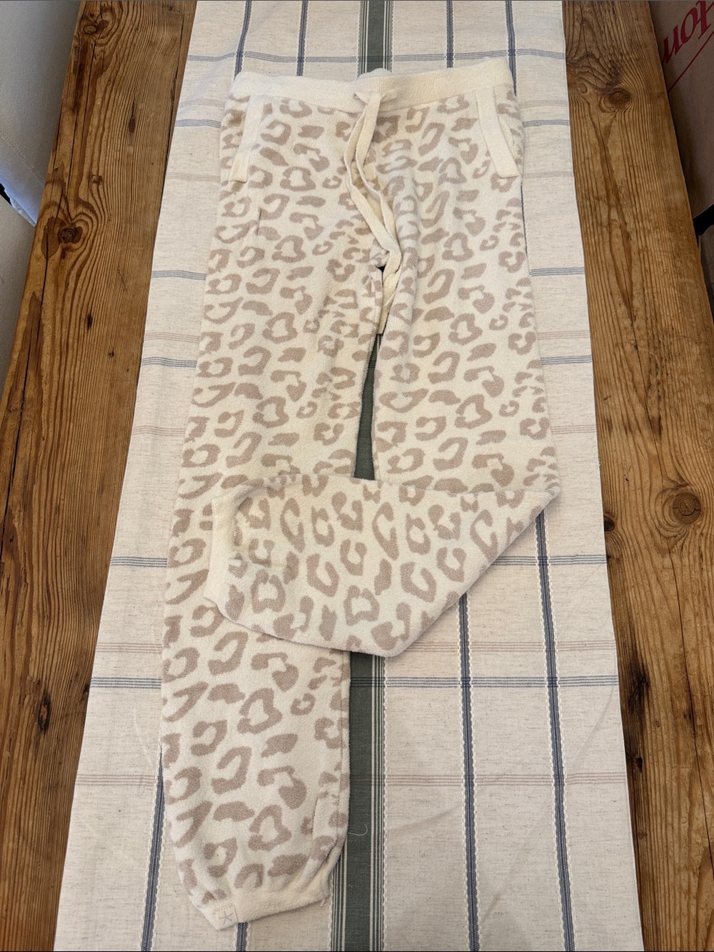 NWOT Barefoot Dreams Cozy Leopard Print Jogger Pants in Cream & Taupe